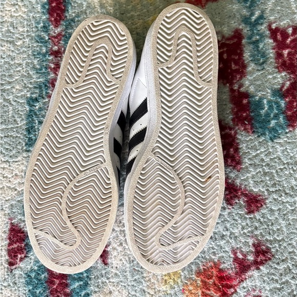 Adidas Superstar women’s size 8 - Picture 9 of 9